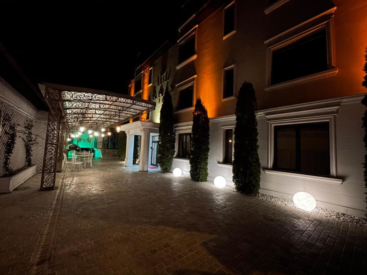 Hotel Goya Collection Targu Jiu Ngoại thất bức ảnh