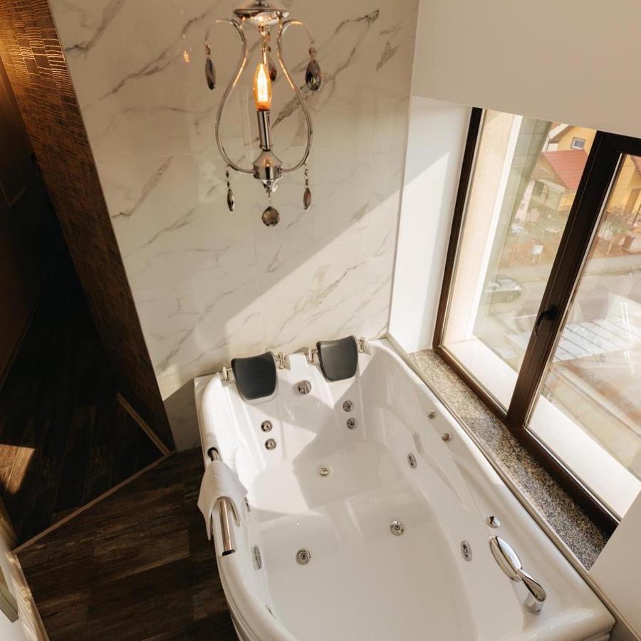Hotel Goya Collection Targu Jiu Ngoại thất bức ảnh