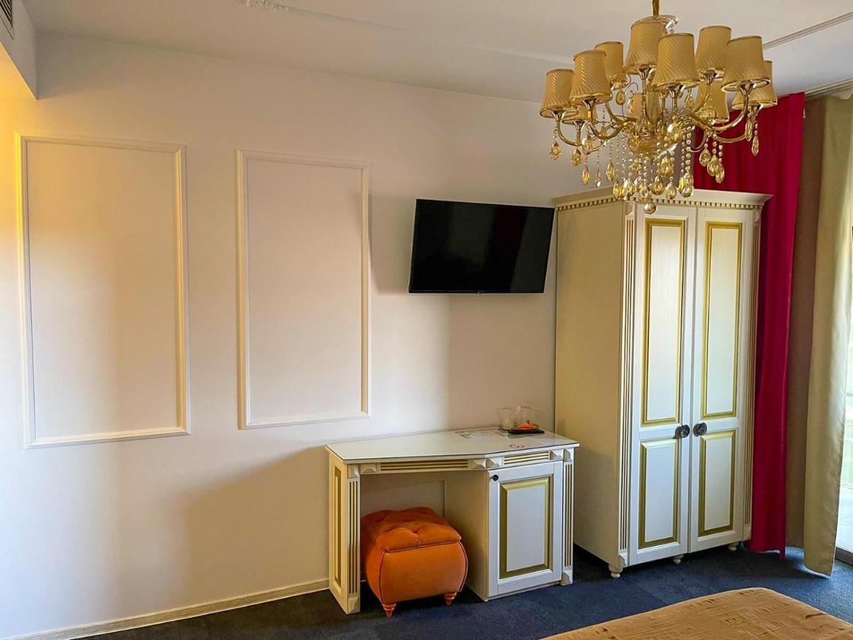 Hotel Goya Collection Targu Jiu Ngoại thất bức ảnh