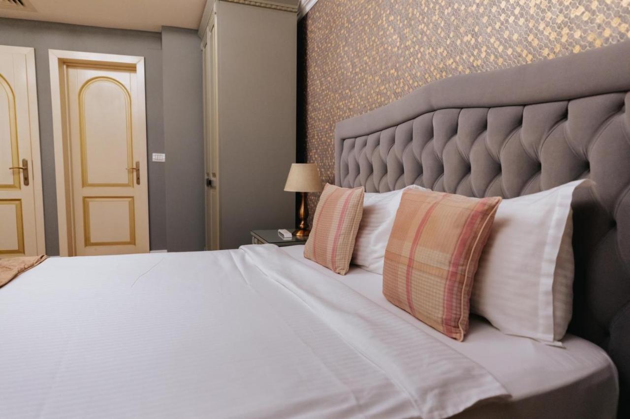 Hotel Goya Collection Targu Jiu Ngoại thất bức ảnh