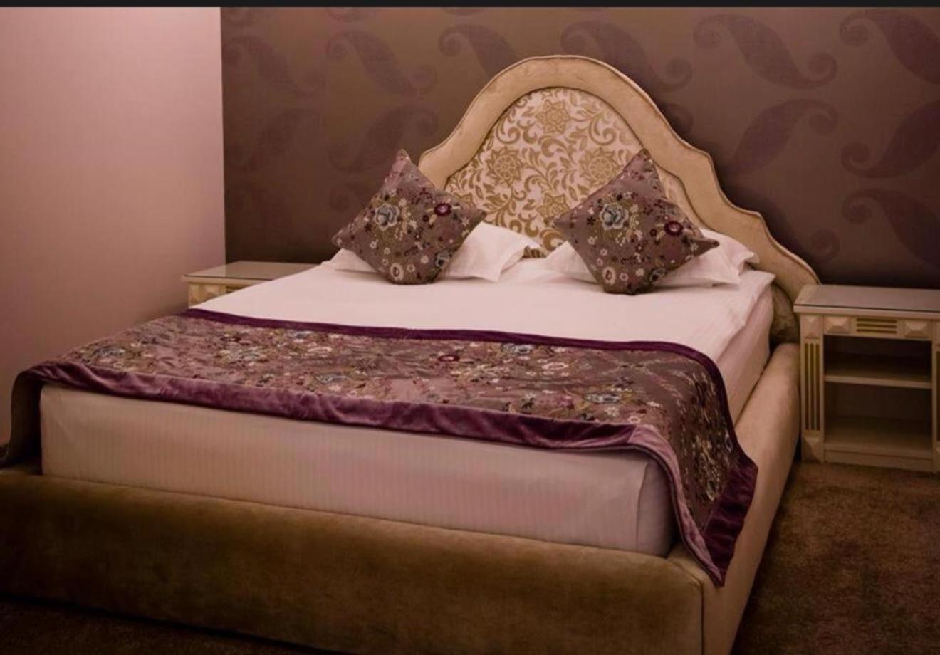 Hotel Goya Collection Targu Jiu Ngoại thất bức ảnh