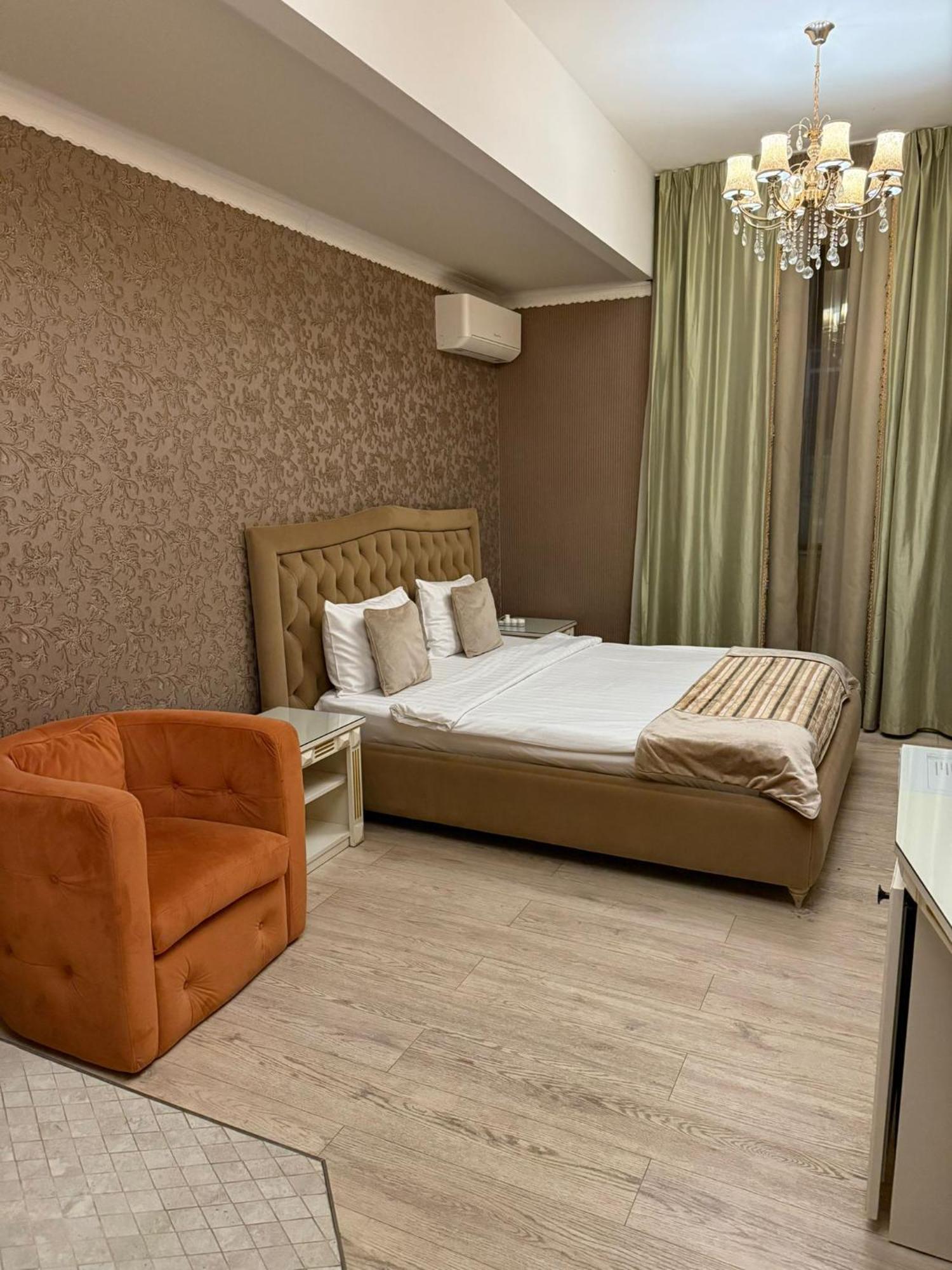 Hotel Goya Collection Targu Jiu Ngoại thất bức ảnh