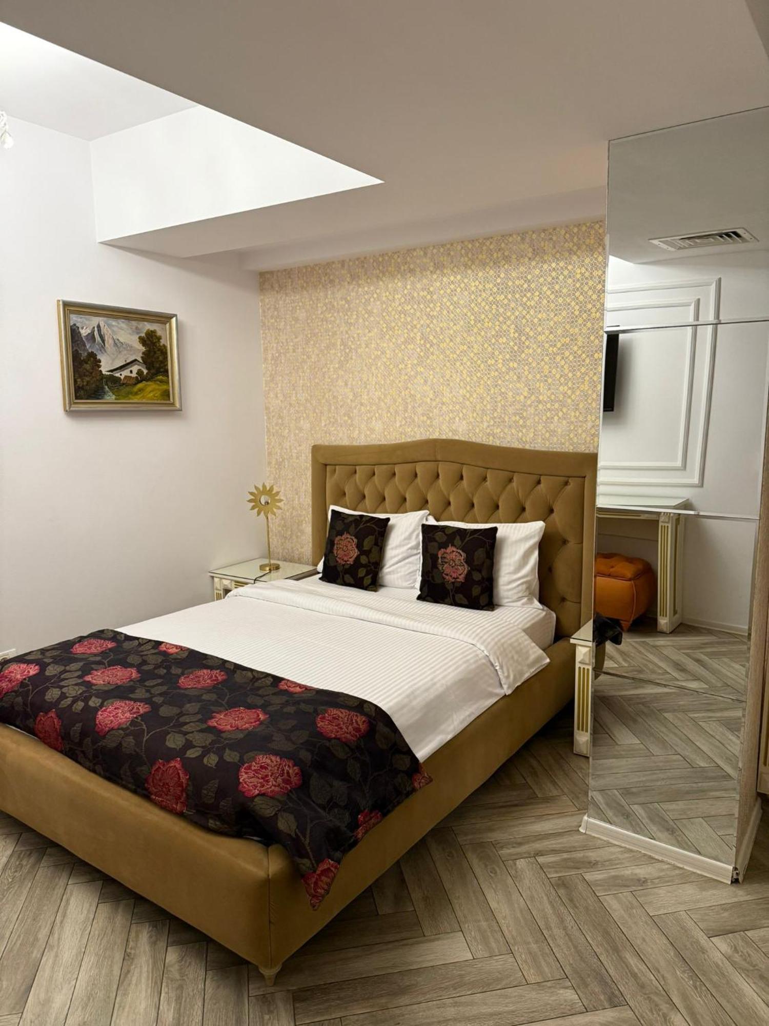 Hotel Goya Collection Targu Jiu Ngoại thất bức ảnh