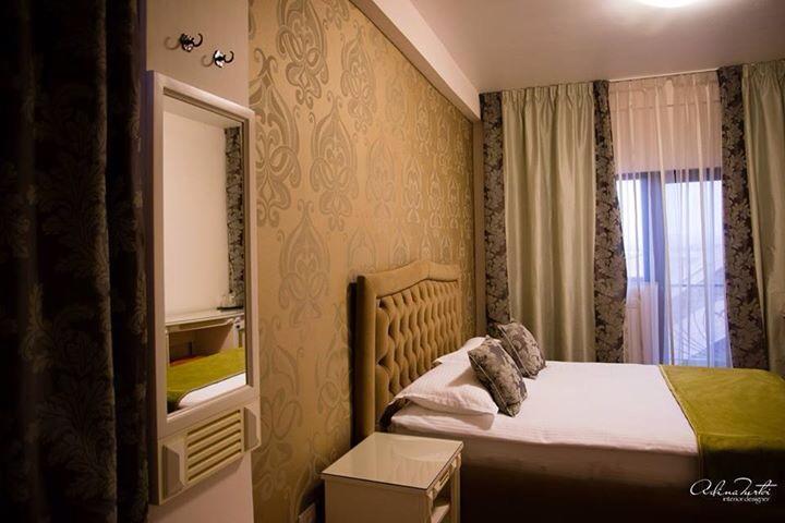 Hotel Goya Collection Targu Jiu Ngoại thất bức ảnh