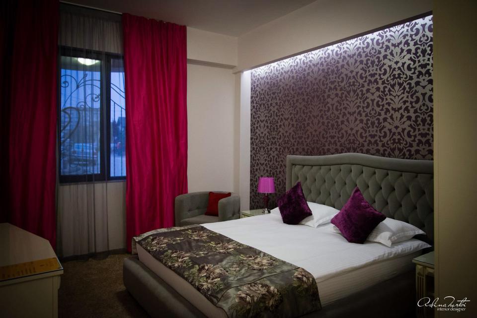 Hotel Goya Collection Targu Jiu Ngoại thất bức ảnh